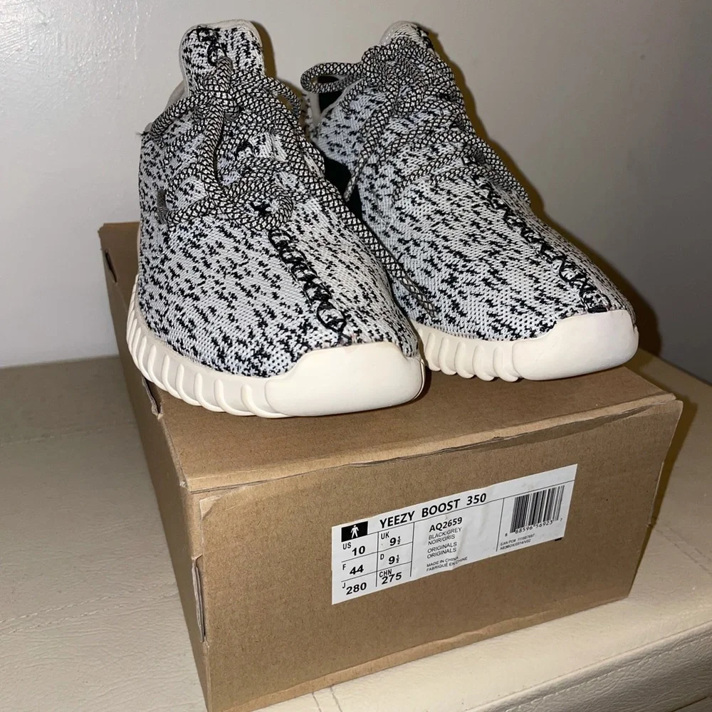 adidas YEEZY- Yeezy Boost 350 “Turtle Dove” sneakers - Picture 4 of 5